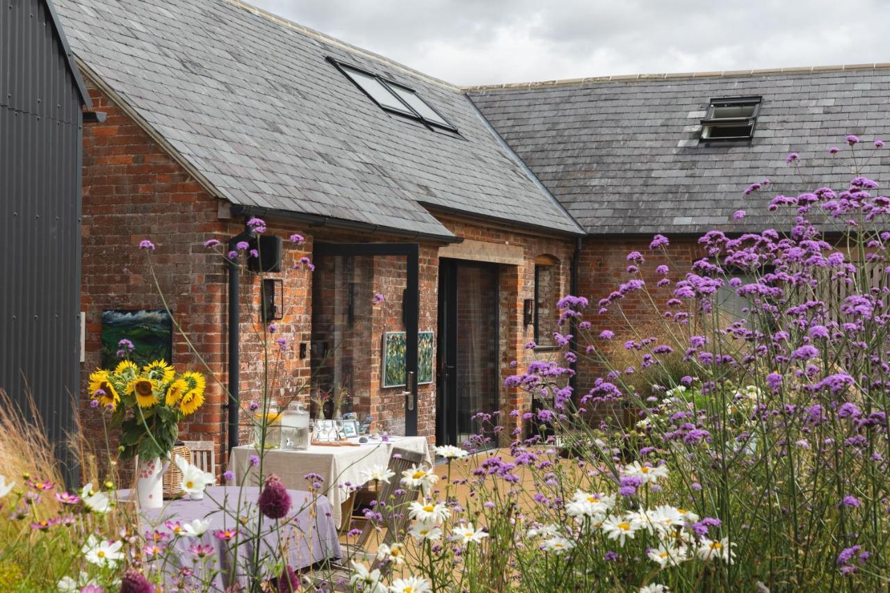 Villa The Farm At Avebury Marlborough Exterior foto